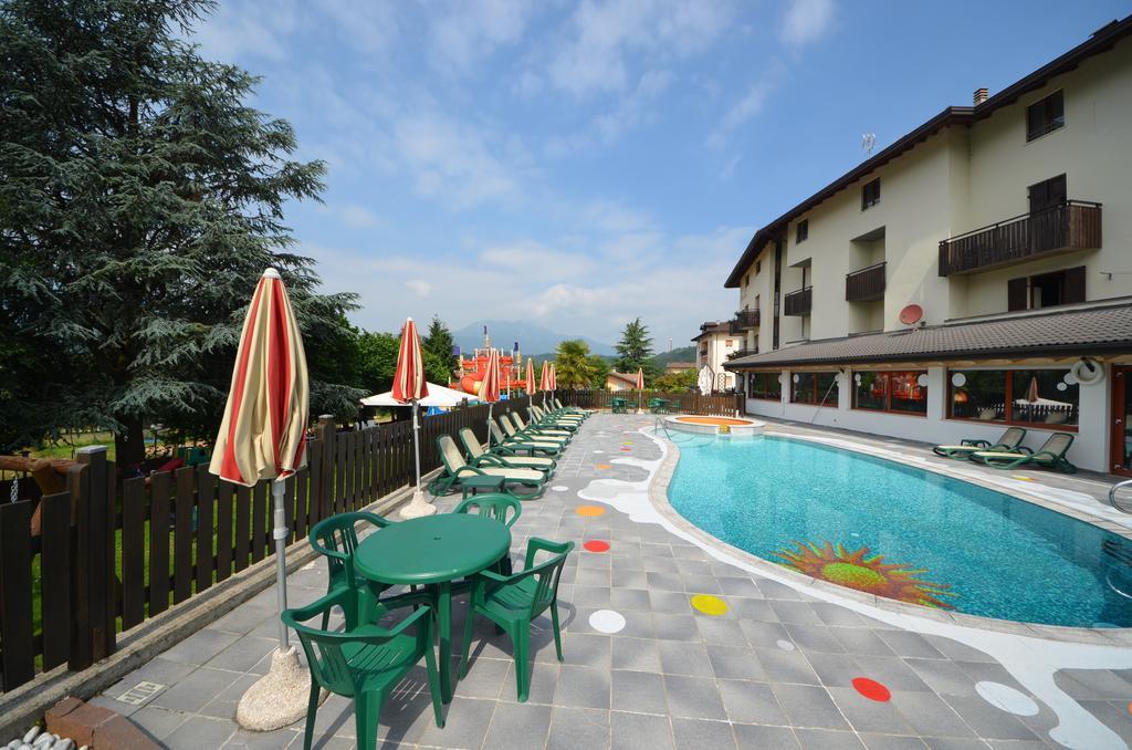 Family Hotel Primavera เลวิโกแตร์เม ภายนอก รูปภาพ